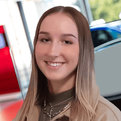 Vanessa Reken (Auszubildende zur Automobilkauffrau) - Auto-Park Rath